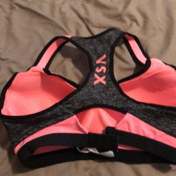 Victoria’s Secret sports bra - Picture 2 of 3